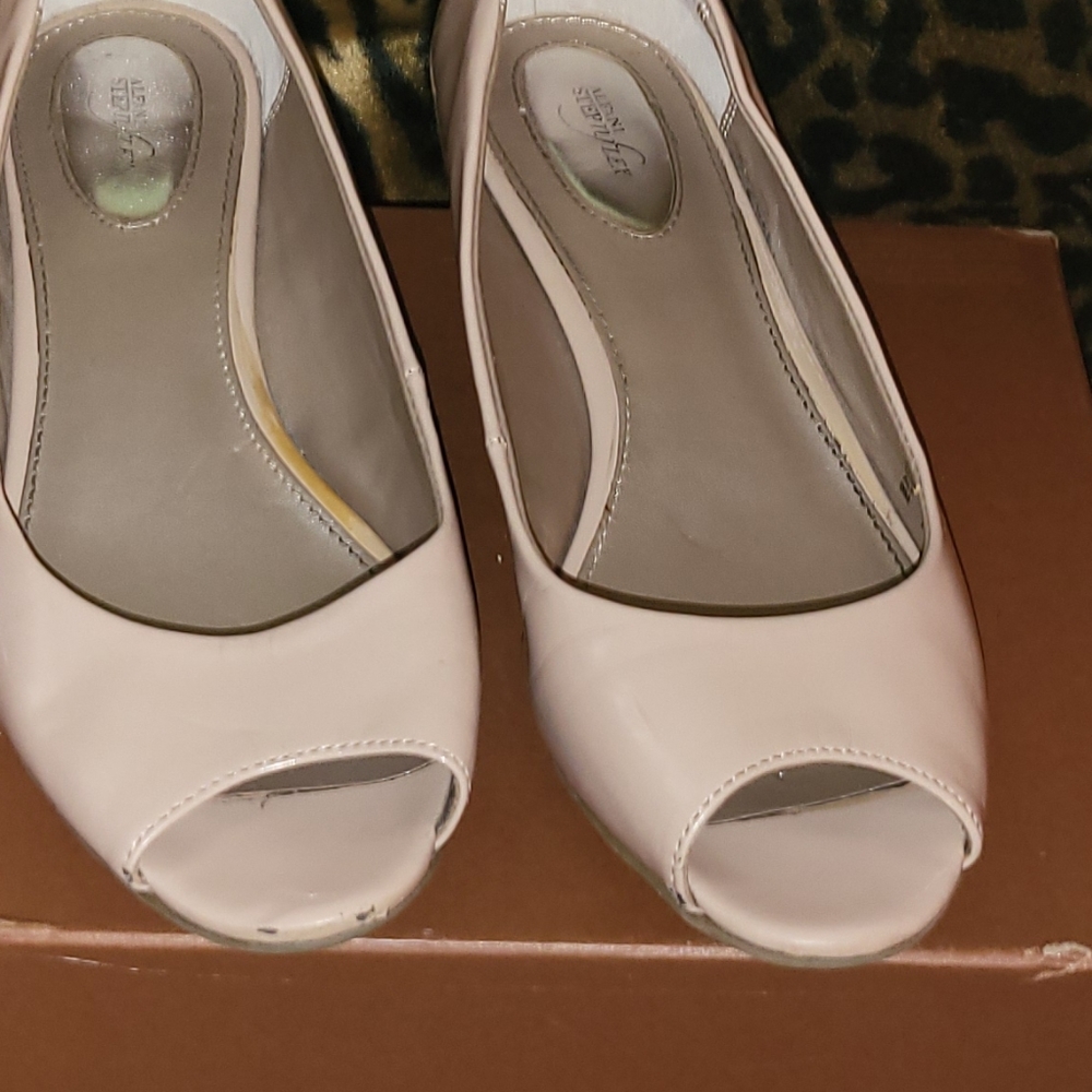 Delfani Step/Flex 7.5M, 2 in heel, cream/beige